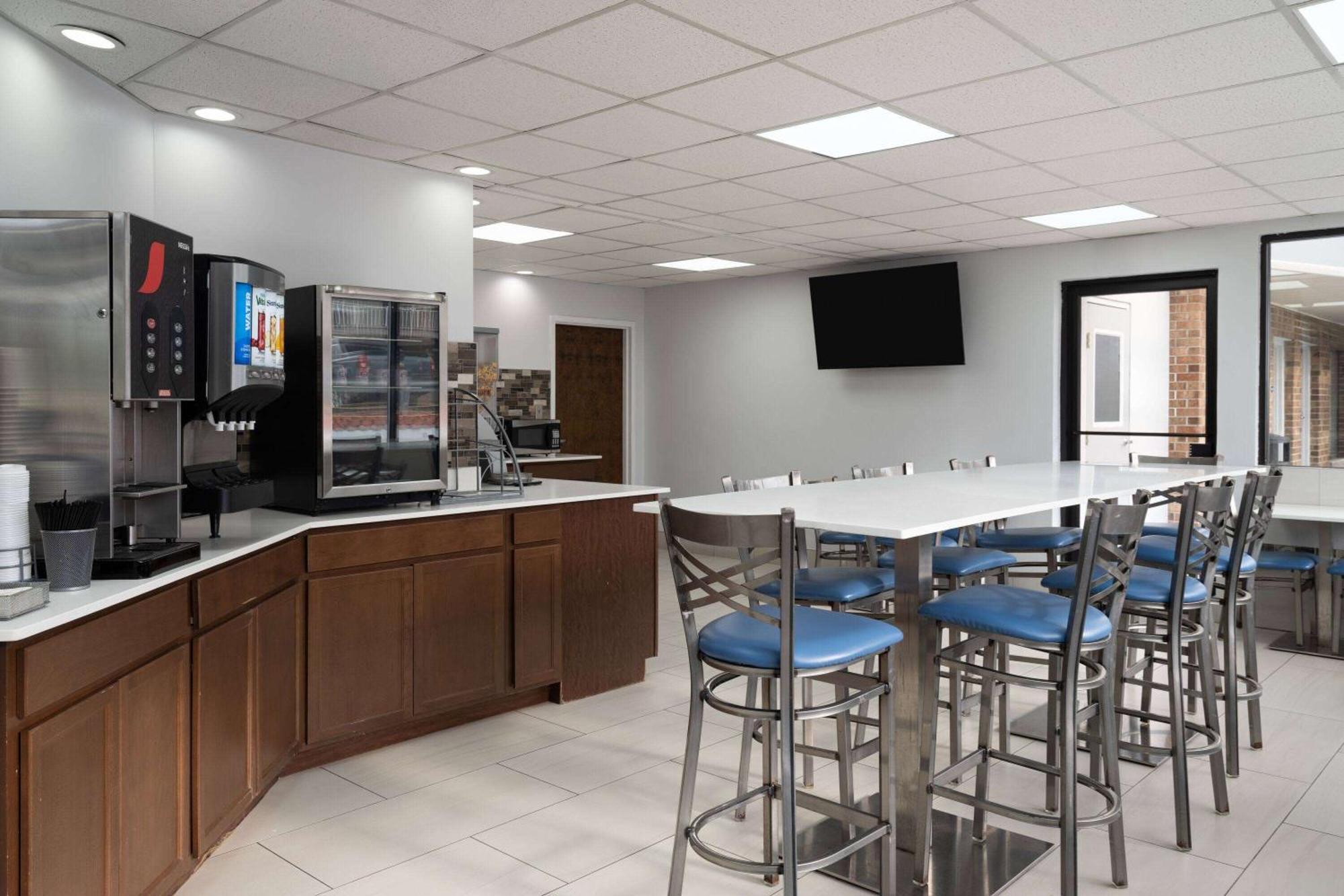 Days Inn By Wyndham Weldon Roanoke Rapids Exterior foto